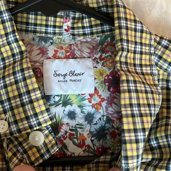 Serge Blanco
Size M
Men’s button up shirt

Used - Picture 3 of 4